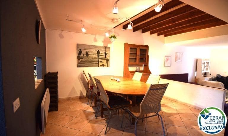 4 soveværelse Byhus til salg i Empuriabrava - € 500.000 (Ref: 9497135)