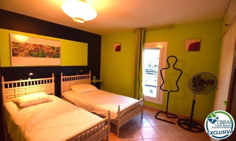 4 soveværelse Byhus til salg i Empuriabrava - € 500.000 (Ref: 9497135)