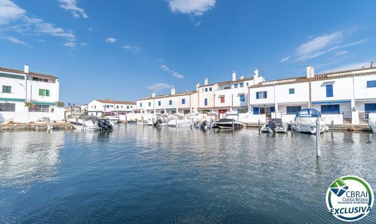 4 soveværelse Byhus til salg i Empuriabrava - € 500.000 (Ref: 9497135)