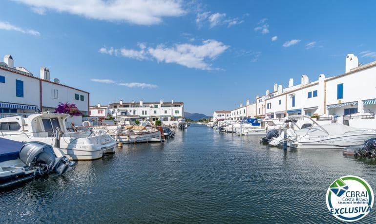 4 soveværelse Byhus til salg i Empuriabrava - € 500.000 (Ref: 9497135)