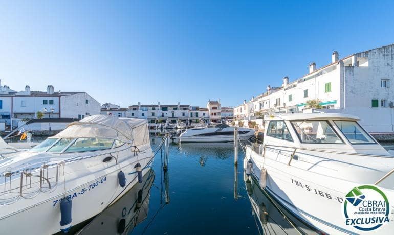 4 Zimmer Haus zu verkaufen in Empuriabrava - 455.000 € (Ref: 9497135)