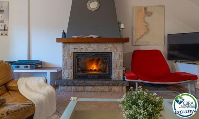 Casa de 4 habitaciones en Empuriabrava, Castelló d'Empúries en venta - 455.000 € (Ref: 9497135)