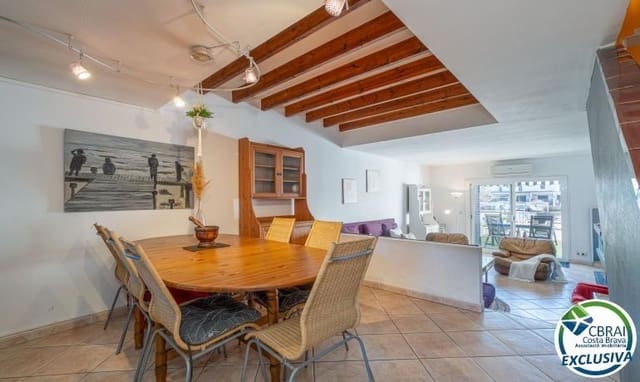 Casa de 4 habitaciones en Empuriabrava, Castelló d'Empúries en venta - 455.000 € (Ref: 9497135)