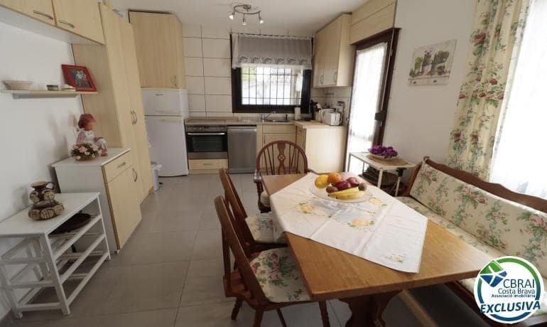 2 bedroom Villa for sale in Roses with garage - € 350,000 (Ref: 9502207)