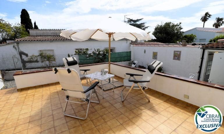 2 bedroom Villa for sale in Roses with garage - € 350,000 (Ref: 9502207)