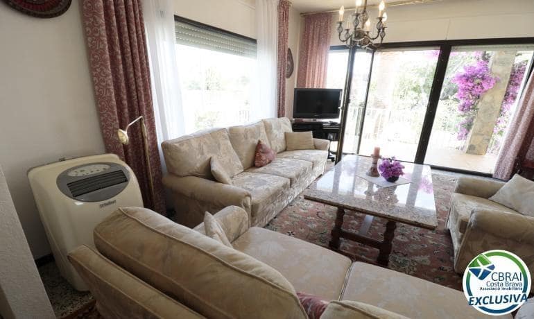 2 bedroom Villa for sale in Roses with garage - € 350,000 (Ref: 9502207)