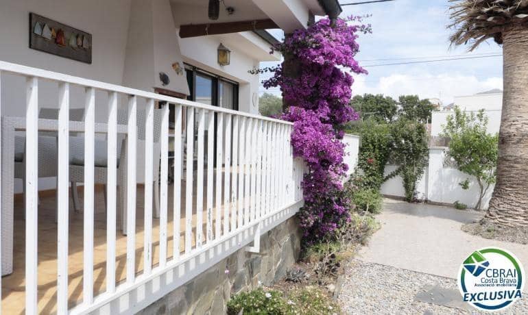 2 bedroom Villa for sale in Roses with garage - € 350,000 (Ref: 9502207)