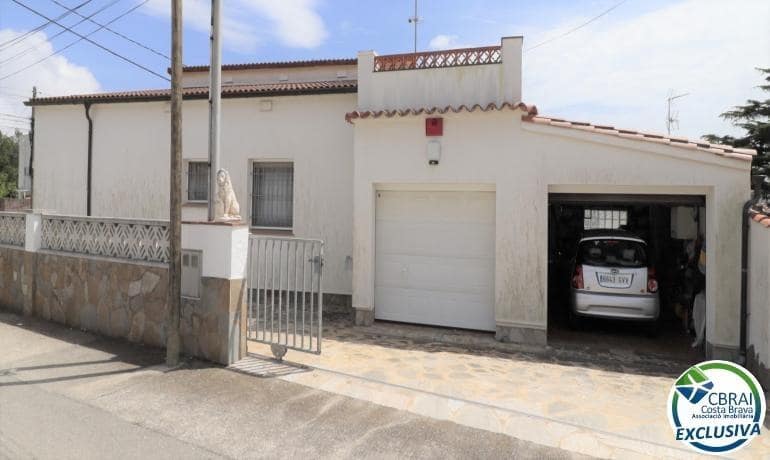 2 bedroom Villa for sale in Roses with garage - € 350,000 (Ref: 9502207)