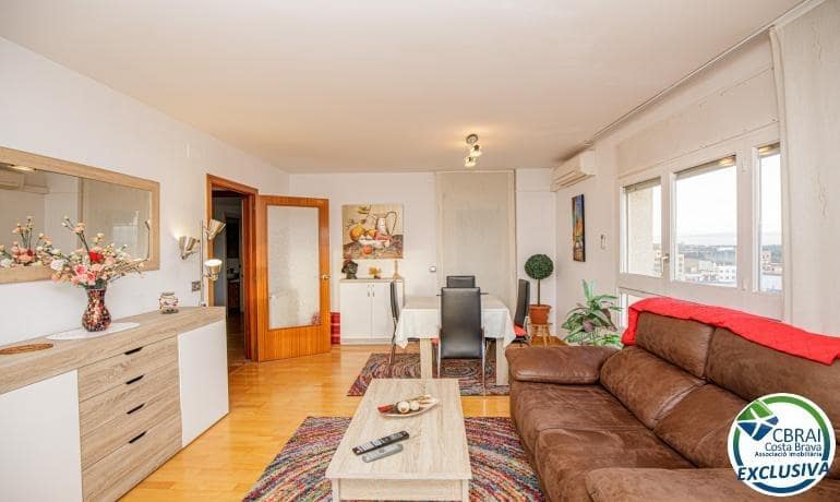 3 bedroom Flat for sale in Figueres with garage - € 185,000 (Ref: 9508808)