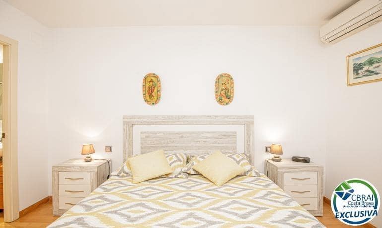 3 bedroom Flat for sale in Figueres with garage - € 185,000 (Ref: 9508808)