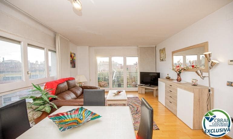 3 bedroom Flat for sale in Figueres with garage - € 185,000 (Ref: 9508808)