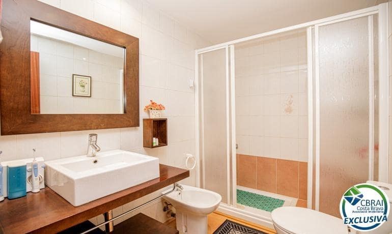 3 bedroom Flat for sale in Figueres with garage - € 185,000 (Ref: 9508808)