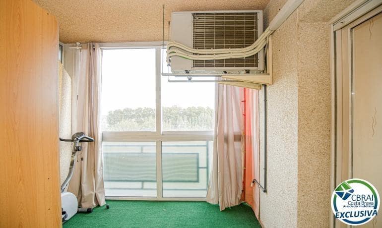 3 bedroom Flat for sale in Figueres with garage - € 185,000 (Ref: 9508808)