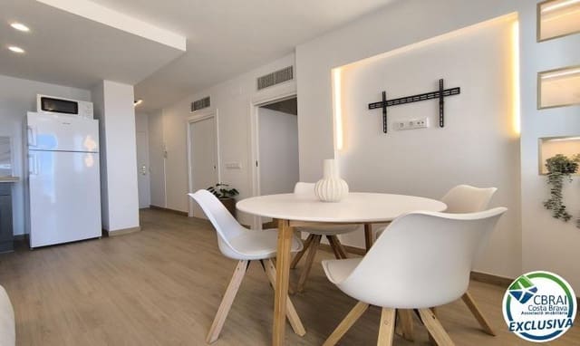 2 slaapkamer Appartement te koop in Empuriabrava, Castelló d'Empúries - € 175.000 (Ref: 9516005)