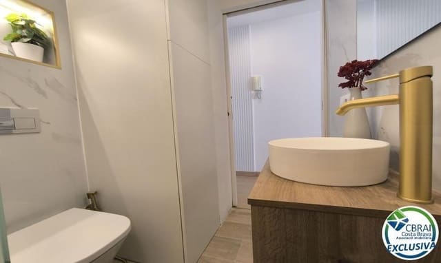 2 slaapkamer Appartement te koop in Empuriabrava, Castelló d'Empúries - € 175.000 (Ref: 9516005)