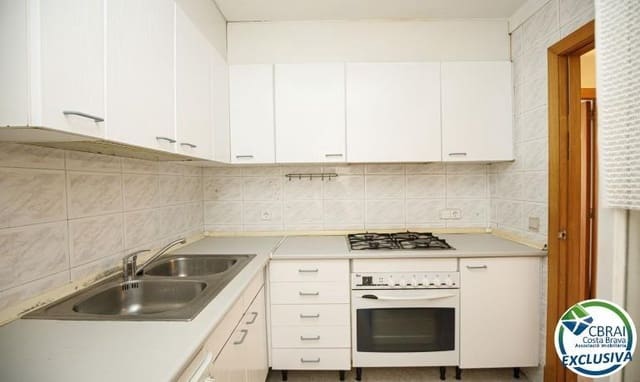 3 bedroom Apartment for sale in Figueres - € 144,000 (Ref: 9516007)