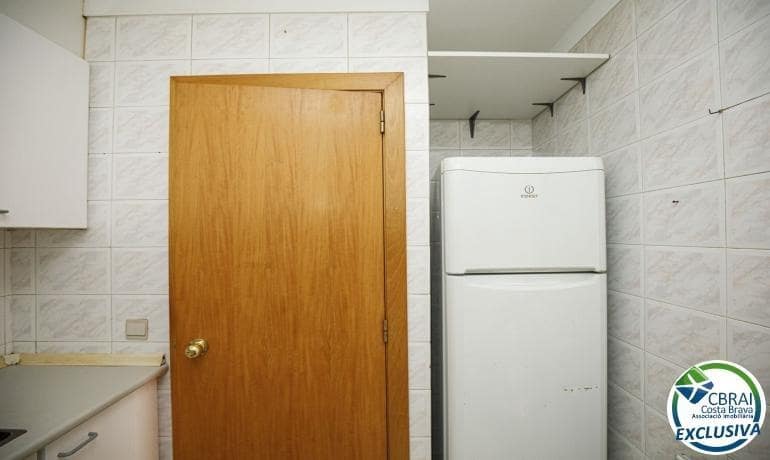 3 bedroom Apartment for sale in Figueres - € 144,000 (Ref: 9516007)