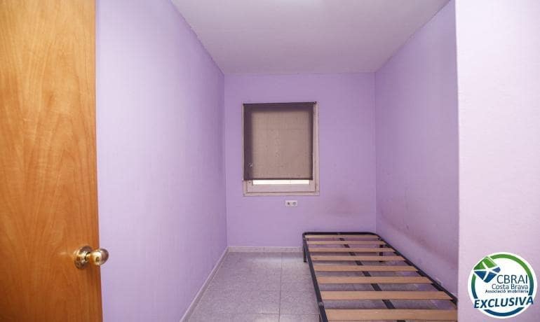 3 bedroom Apartment for sale in Figueres - € 144,000 (Ref: 9516007)