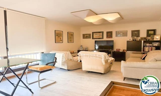 4 bedroom Apartment for sale in Figueres - € 210,000 (Ref: 9516008)