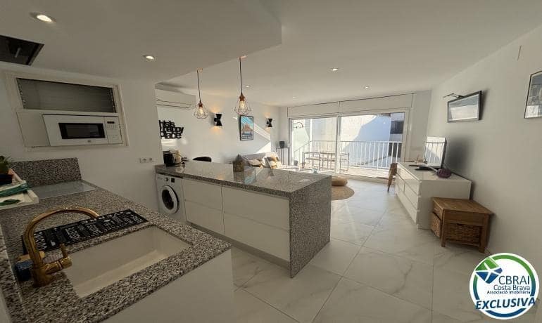 1 bedroom Apartment for sale in Roses - € 215,000 (Ref: 9520814)