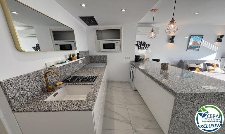 1 bedroom Apartment for sale in Roses - € 215,000 (Ref: 9520814)