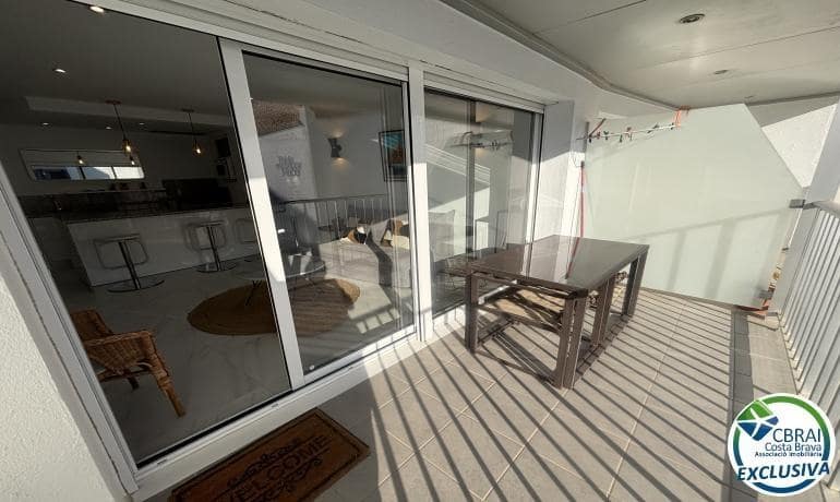 1 bedroom Apartment for sale in Roses - € 215,000 (Ref: 9520814)