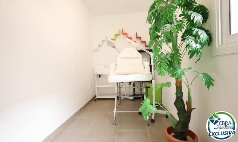 Gewerbe zu verkaufen in Roses - 122.000 € (Ref: 9527620)