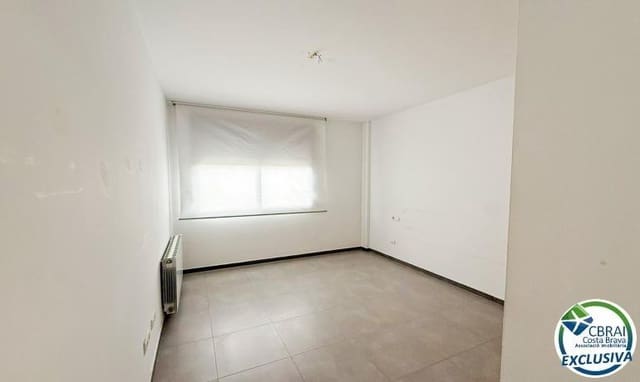 3 bedroom Apartment for sale in Vilatenim, Figueres with pool - € 275,000 (Ref: 9535862)