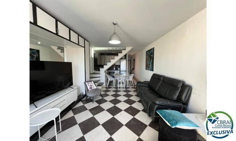 3 soverom Villa til salgs i Empuriabrava med svømmebasseng - € 595 000 (Ref: 9536767)