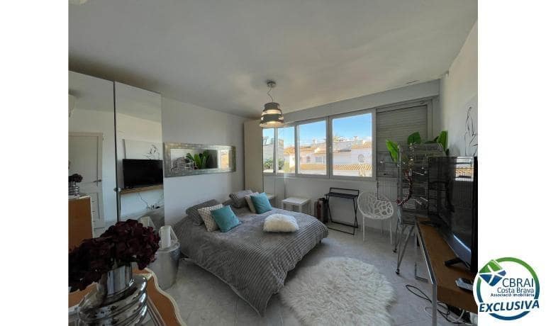 3 soverom Villa til salgs i Empuriabrava med svømmebasseng - € 595 000 (Ref: 9536767)