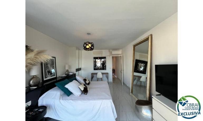 3 soverom Villa til salgs i Empuriabrava med svømmebasseng - € 595 000 (Ref: 9536767)