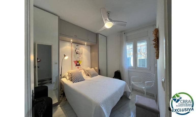 3 soverom Villa til salgs i Empuriabrava med svømmebasseng - € 595 000 (Ref: 9536767)