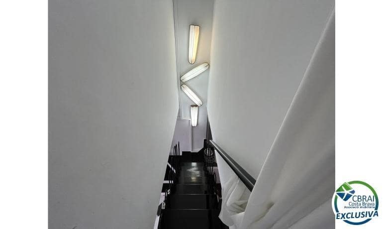 3 makuuhuone Huvila myytävänä paikassa Empuriabrava mukana uima-altaan - 595 000 € (Ref: 9536767)