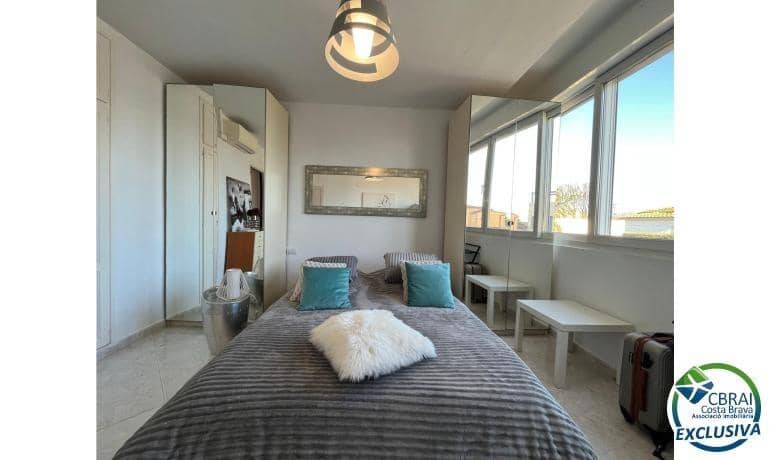 3 makuuhuone Huvila myytävänä paikassa Empuriabrava mukana uima-altaan - 595 000 € (Ref: 9536767)