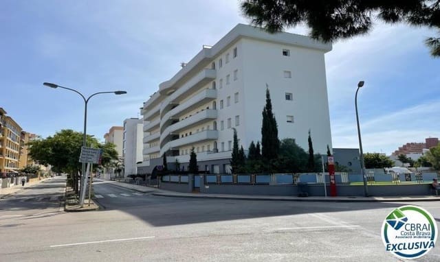 3 bedroom Apartment for sale in Santa Margarida, Roses with pool - € 225,000 (Ref: 9541032)