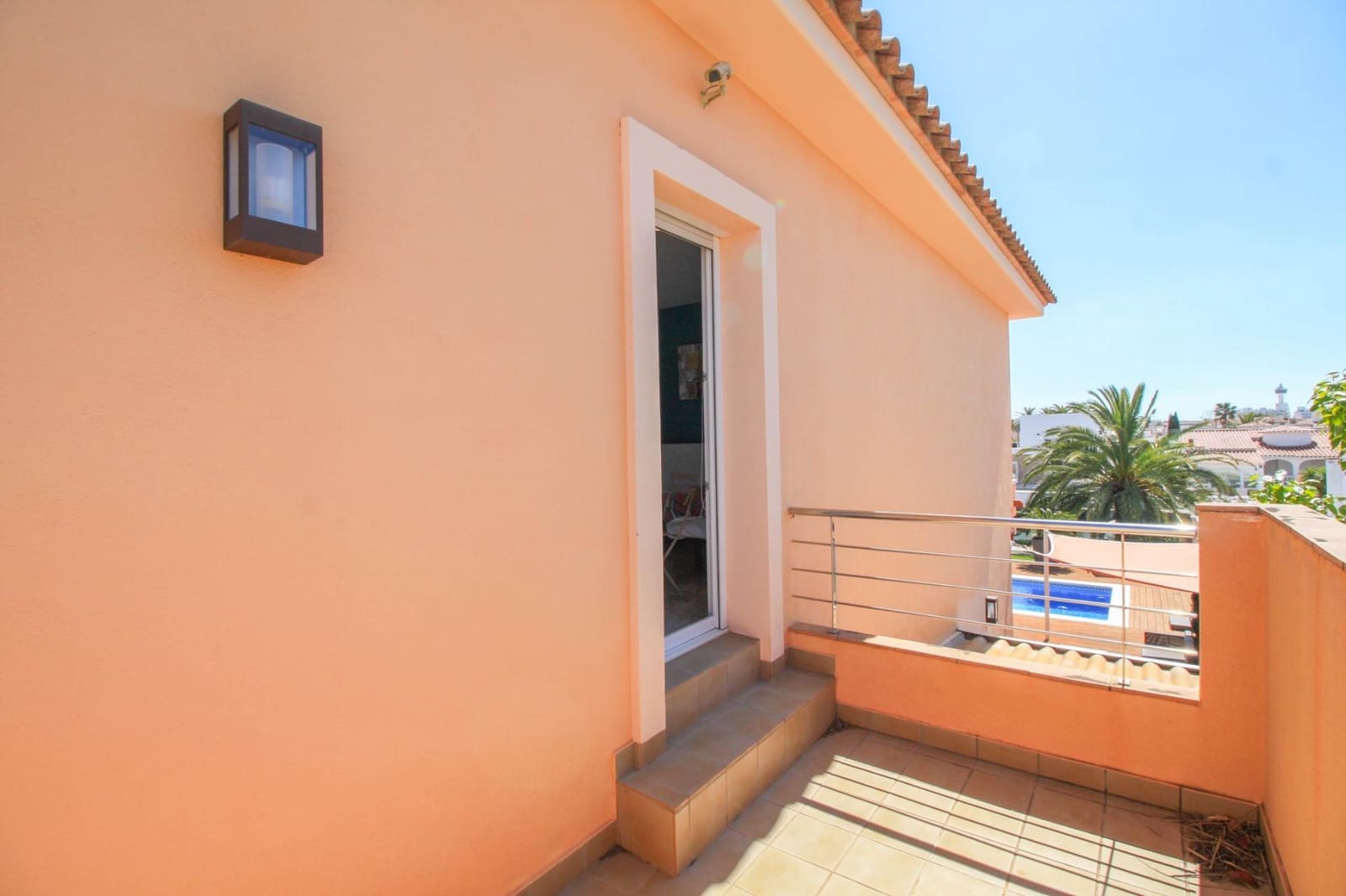 Chalet de 4 habitaciones en Empuriabrava en venta con piscina garaje - 1.295.000 € (Ref: 9551303)