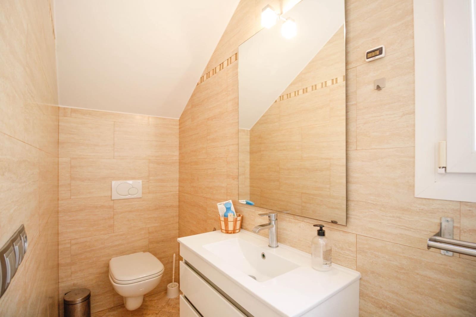 Chalet de 4 habitaciones en Empuriabrava en venta con piscina garaje - 1.295.000 € (Ref: 9551303)