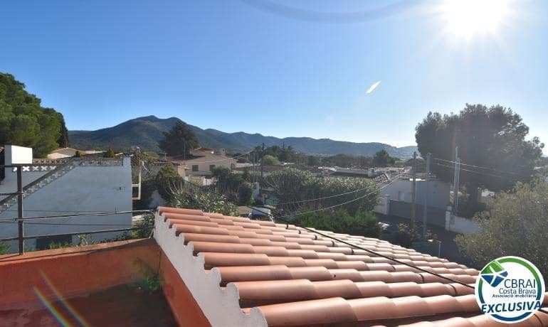 3 slaapkamer Villa te koop in Roses - € 395.000 (Ref: 9571082)