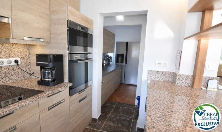 3 slaapkamer Villa te koop in Roses - € 395.000 (Ref: 9571082)