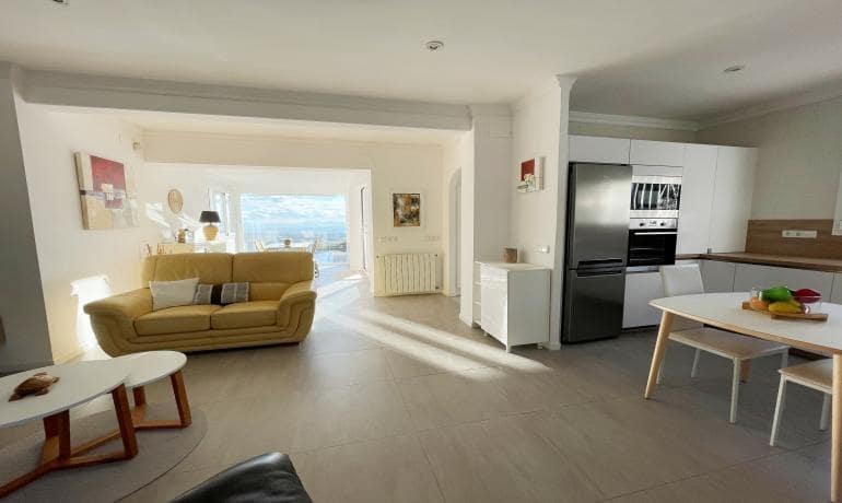 5 soveværelse Villa til salg i El Mas Fumats med swimmingpool - € 799.000 (Ref: 9571083)