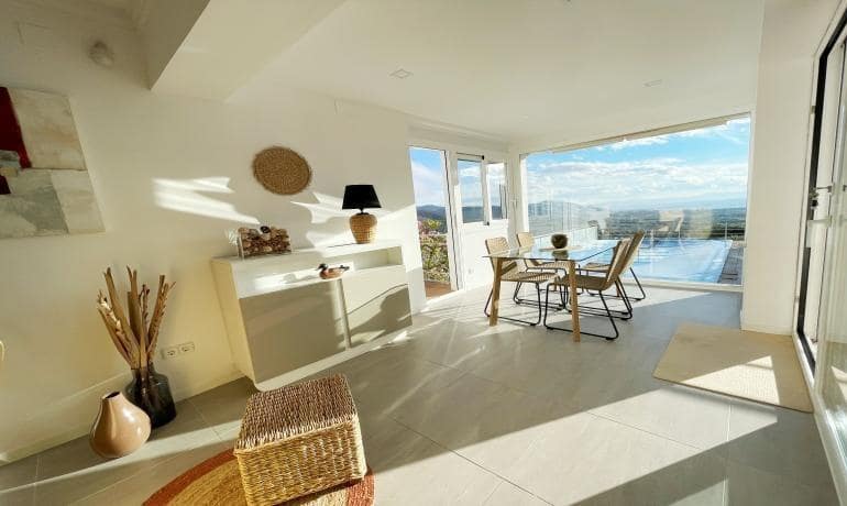 5 soveværelse Villa til salg i El Mas Fumats med swimmingpool - € 799.000 (Ref: 9571083)