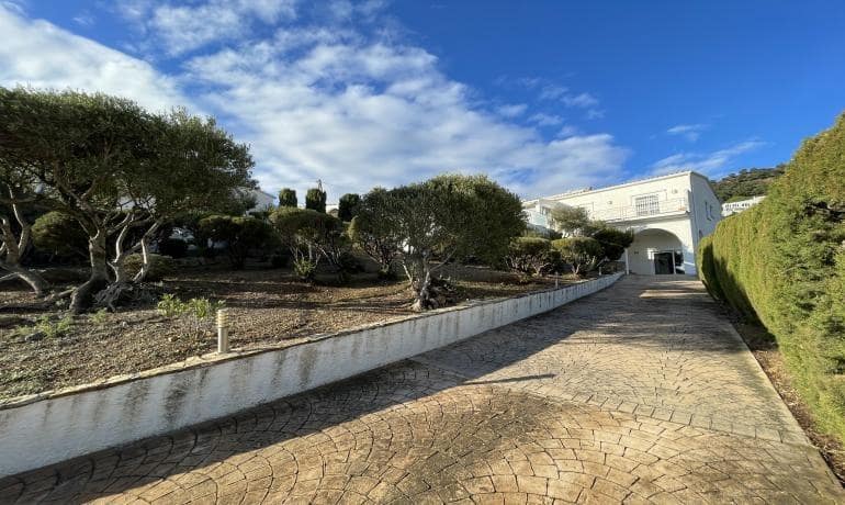 5 soveværelse Villa til salg i El Mas Fumats med swimmingpool - € 799.000 (Ref: 9571083)