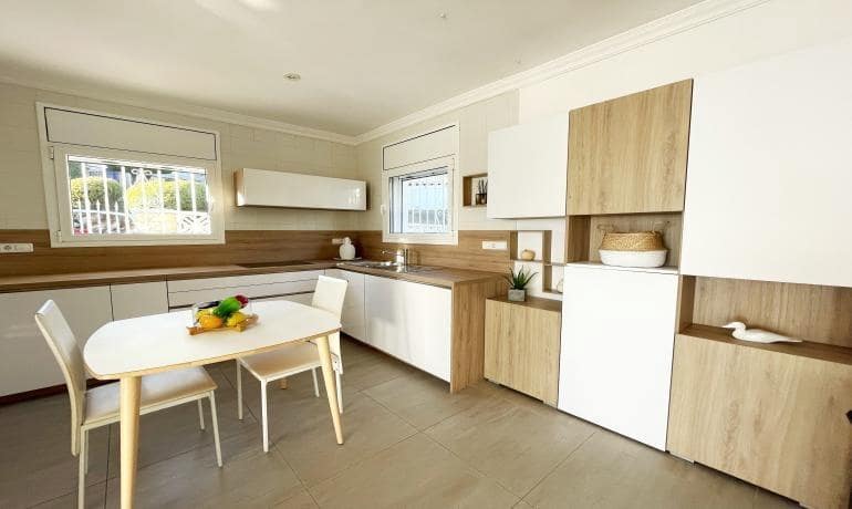 5 slaapkamer Villa te koop in El Mas Fumats met zwembad garage - € 765.000 (Ref: 9571083)