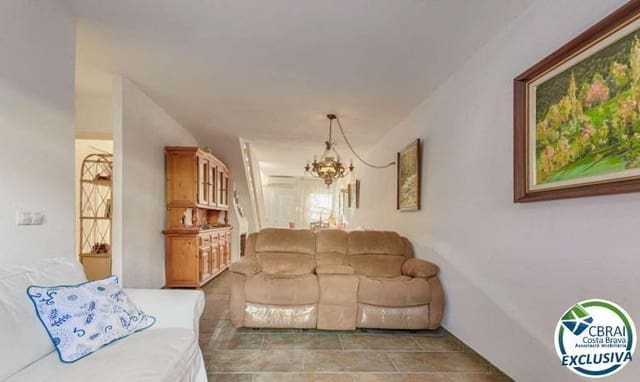 3 bedroom Apartment for sale in Santa Margarida, Roses with pool - € 320,000 (Ref: 9574564)