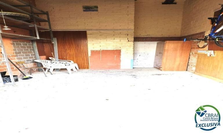 Garage for sale in Roses - € 36,000 (Ref: 9582887)