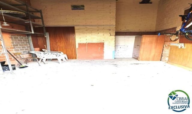 Garage for sale in Roses - € 36,000 (Ref: 9582887)