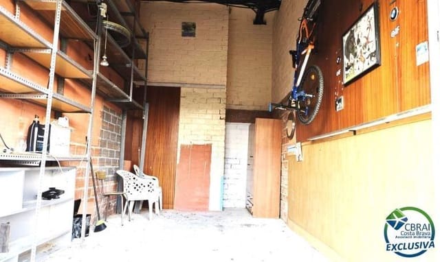 Garage for sale in Roses - € 36,000 (Ref: 9582887)