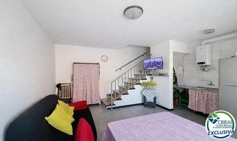 2 soveværelse Rækkehus til salg i Empuriabrava med swimmingpool - € 179.000 (Ref: 9596042)