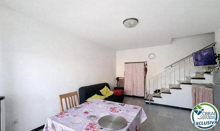 2 soveværelse Rækkehus til salg i Empuriabrava med swimmingpool - € 179.000 (Ref: 9596042)