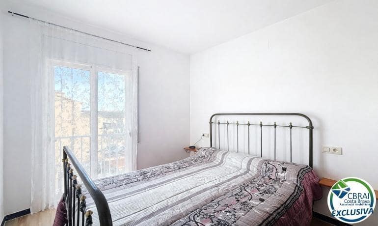 2 soveværelse Rækkehus til salg i Empuriabrava med swimmingpool - € 179.000 (Ref: 9596042)